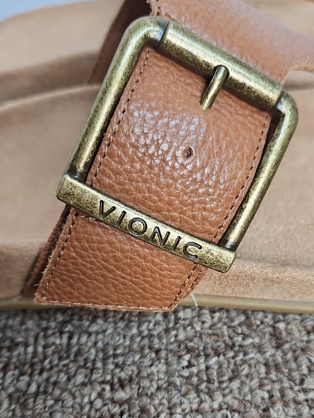 Vionic Emma Brown Leather Thong Sandals Flip Flops Brass Buckle Sz 5 Womens - Picture 6 of 8
